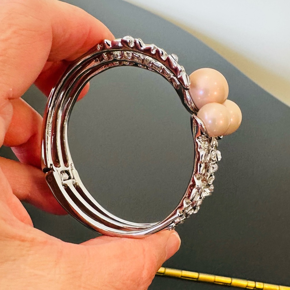 Alexis Bittar RARE Luxury authentic formal pearl Crystal Statement Cuff/Bracelet - Picture 14 of 17